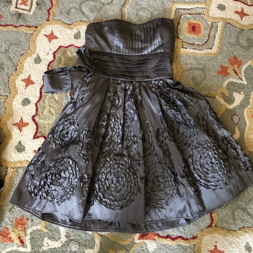 Strapless gray dress